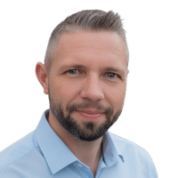 Goldener Finanz-Kompass mit Icons für Girokonten, Depots und Baufinanzierung als Symbol für unabhängige Finanzanalysen.